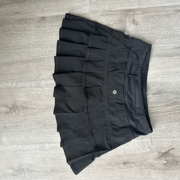 Women’s black lululemon Pace setter skirt size 2 - Picture 9 of 9